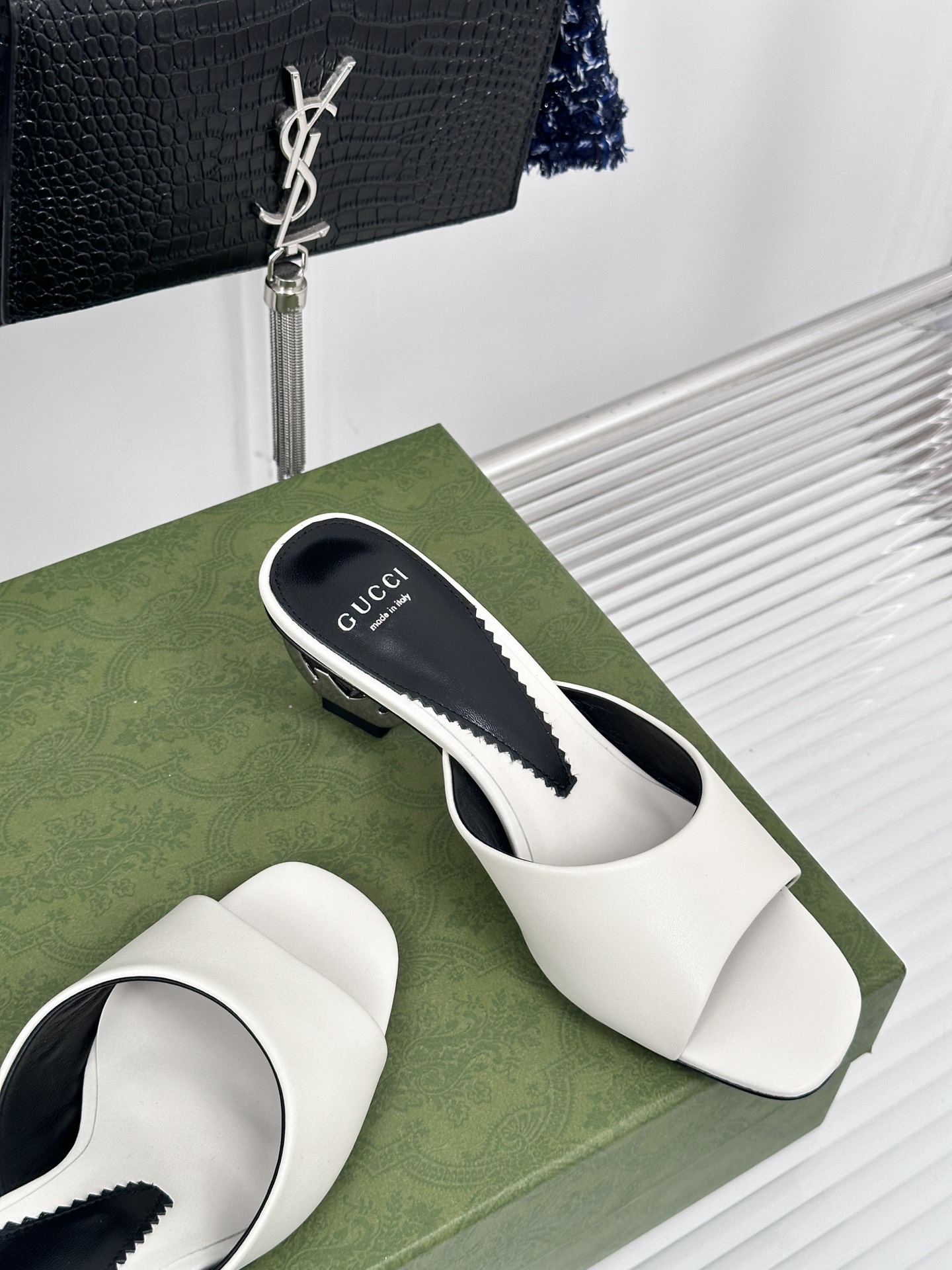 Bagsaaa Gvc*1 Blondie Sandals In White Leather