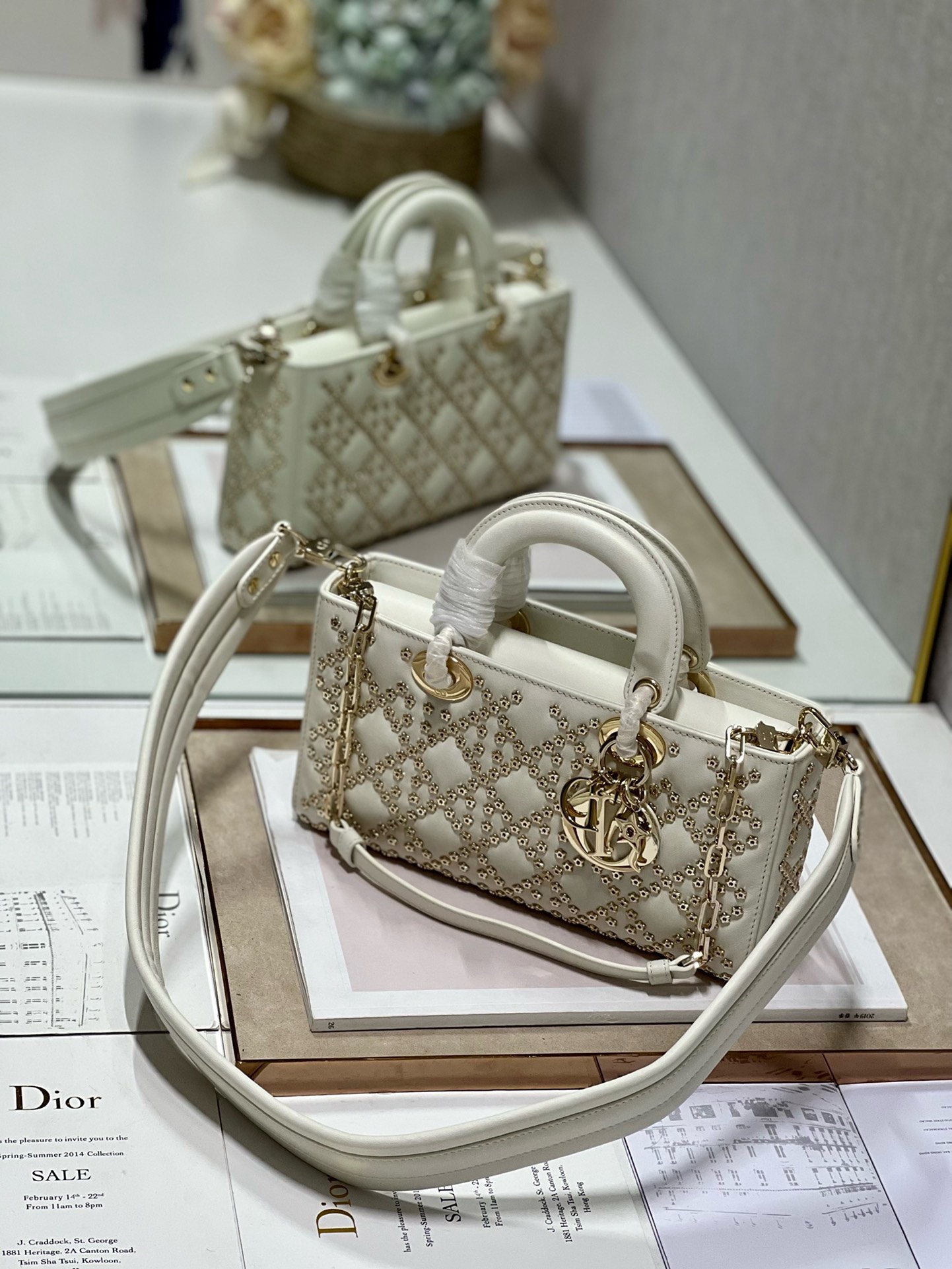 Bagsaaa D10r Lady D - Joy In White Cannage Satin - 26 x 13.5 x 5 cm 