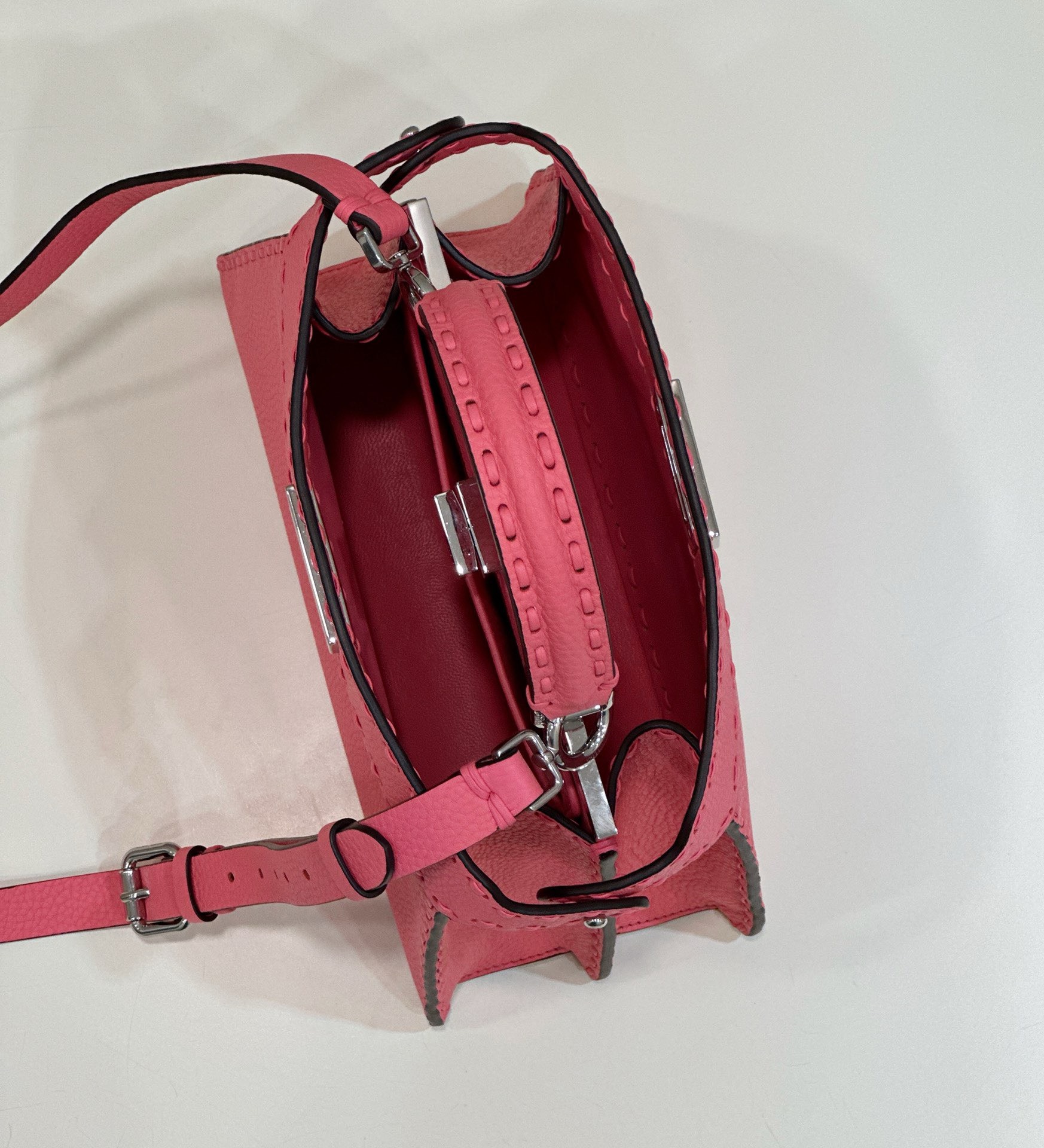 Bagsaaa F**di Peekaboo ISeeU Small Midnight Pink Selleria bag with oversized topstitching