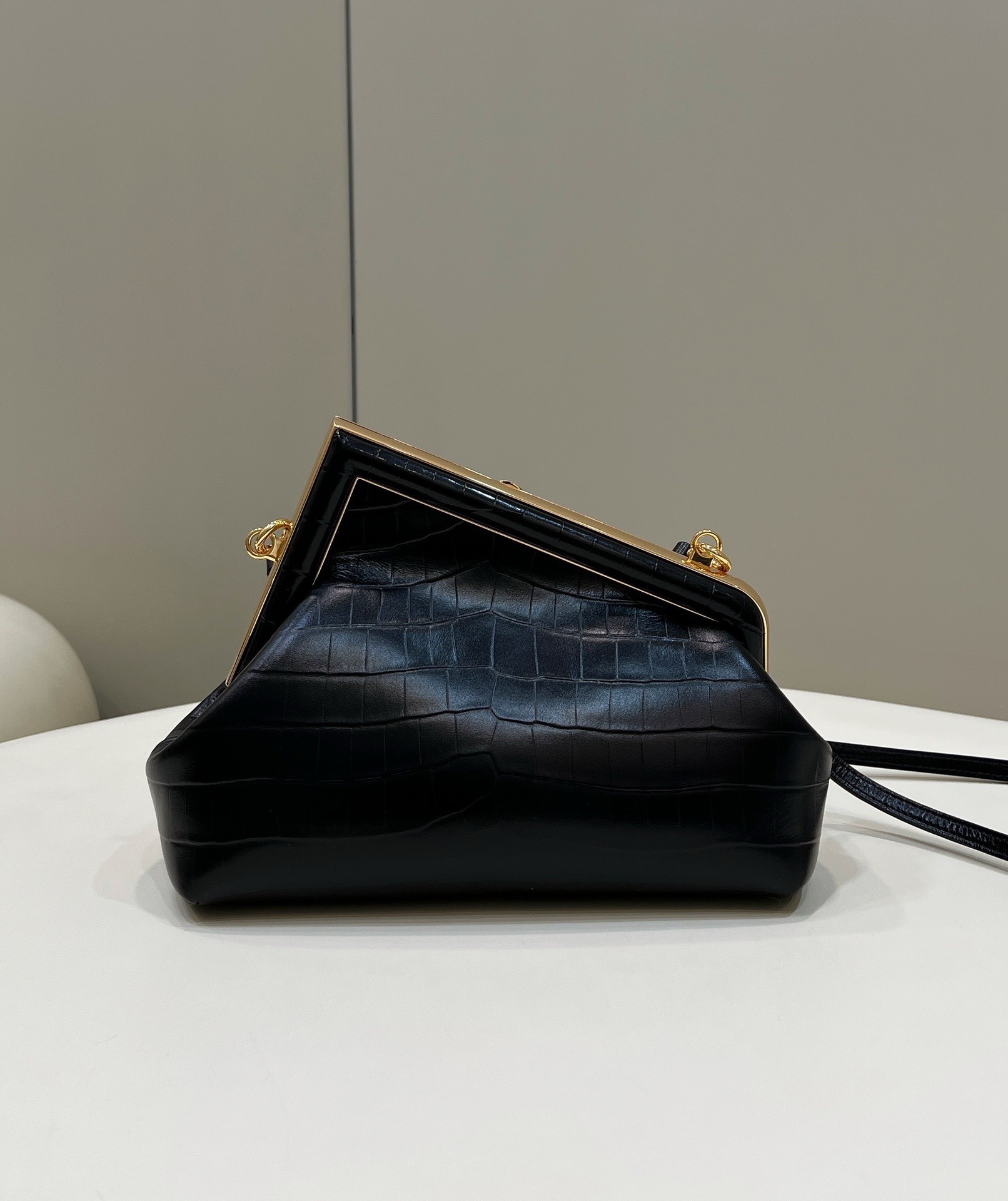 Bagsaaa F**di First Small crocodile leather bag in black - 26x18x9.5cm
