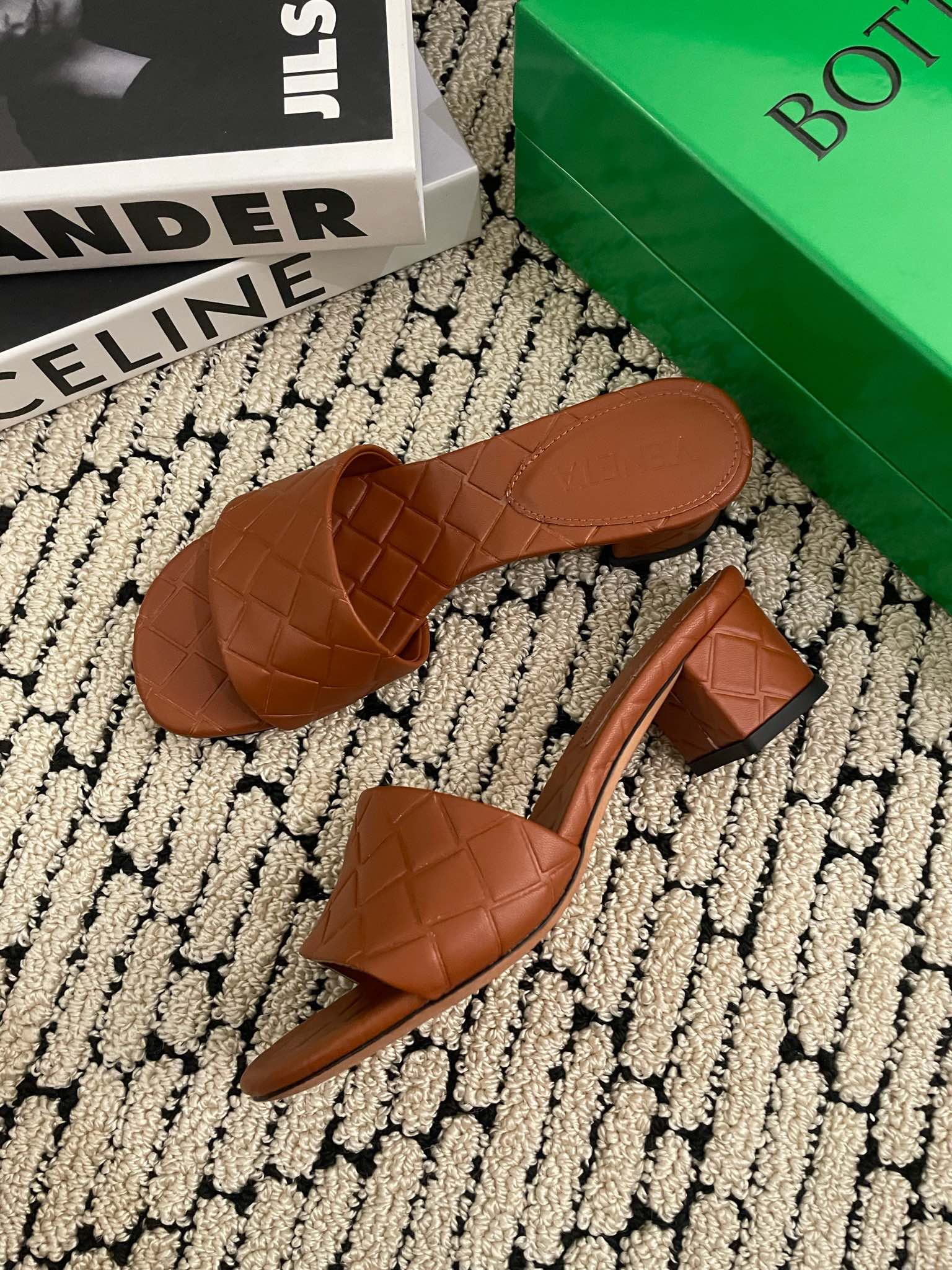 Bagsaaa B0tt*ga Ven*ta Quilted leather mules 5 colors
