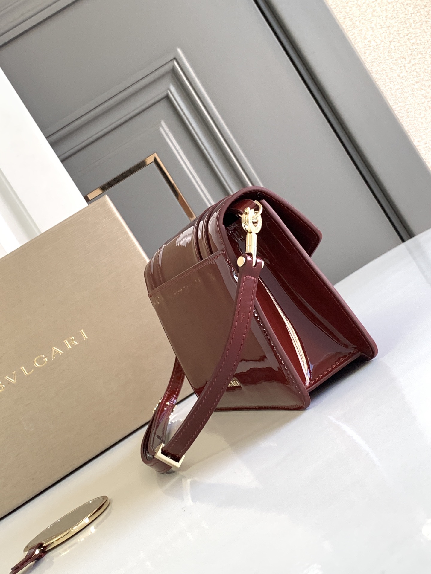 Bagsaaa Bv1g*ai Serpenti Forever East-West small shoulder bag in red Shiny Brushed calf leather