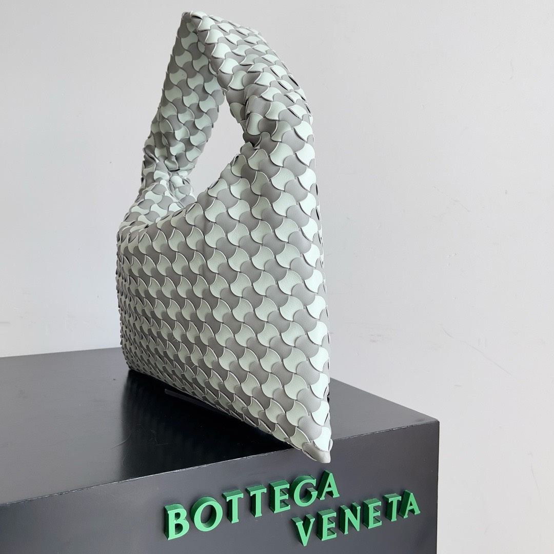 Bagsaaa B0tt*ga Ven*ta Small Hop Green & Mint In Leather - 41x20.5x7.5cm