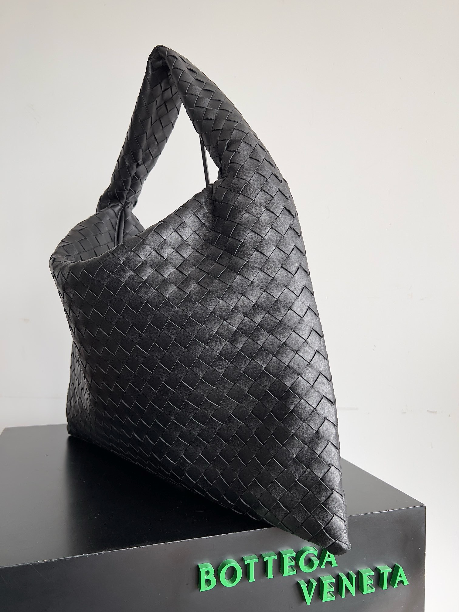 Bagsaaa B0tt*ga Ven*ta Large Hop Black - 54x23x13cm