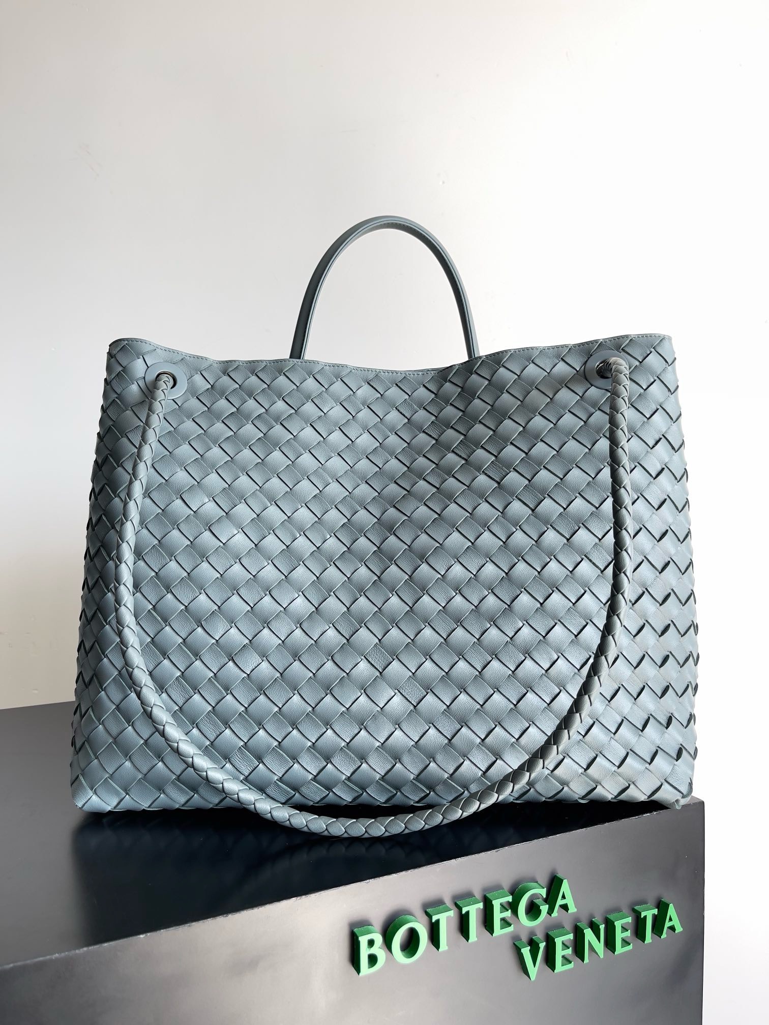 Bagsaaa B0tt*ga Ven*ta Large Andiamo Blue - 42x35x18cm