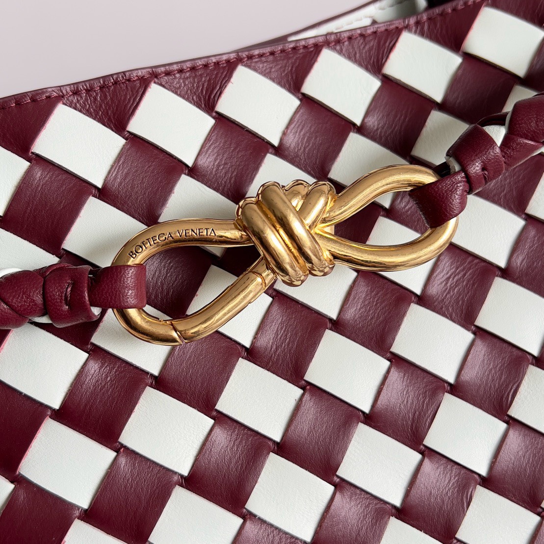Bagsaaa B0tt*ga Ven*ta Large Andiamo Burgundy & Off White - 32x25x11cm