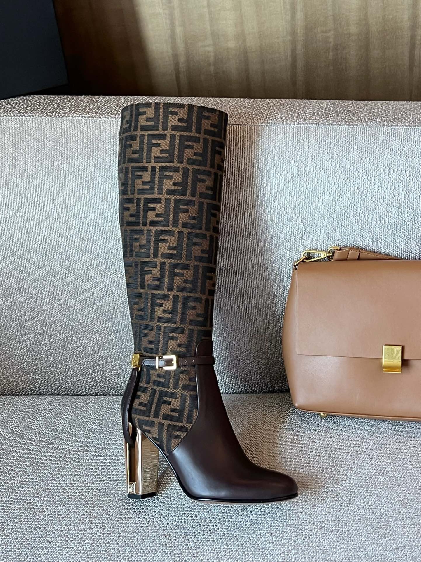 Bagsaaa F**di Delfina Boot 