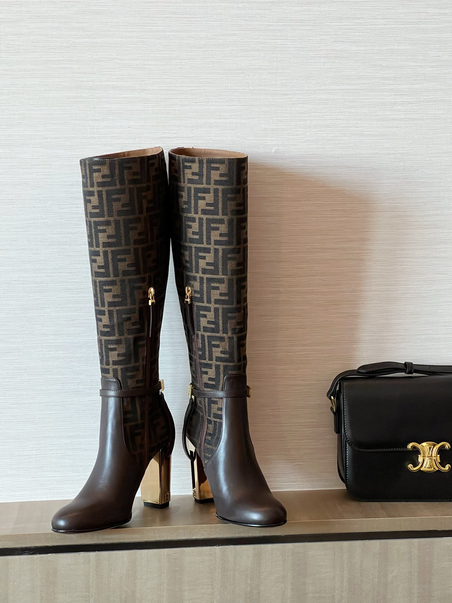 Bagsaaa F**di Delfina Boot Brown FF 