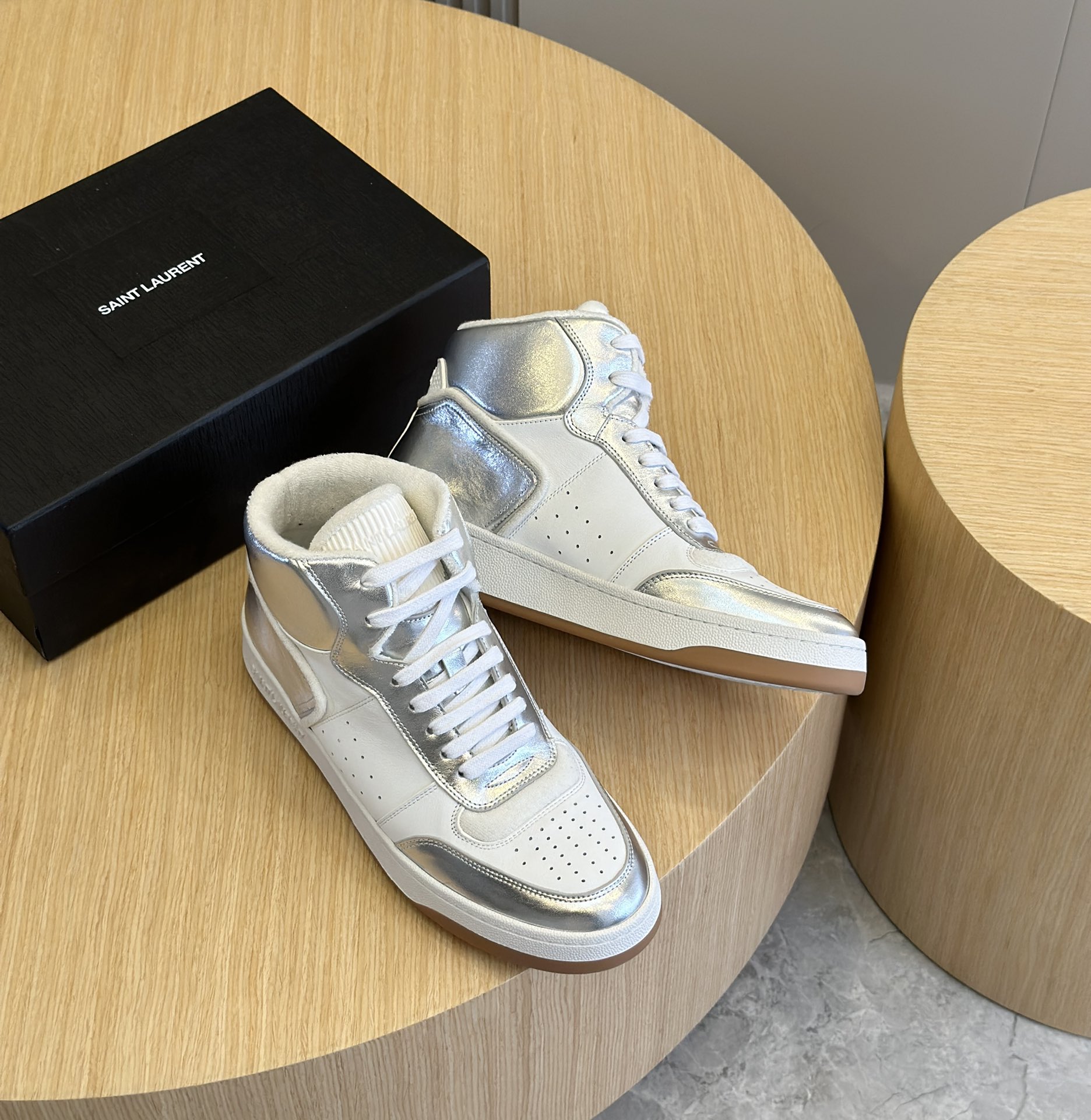 Bagsaaa Y51 High Top White & Silver Sneakers
