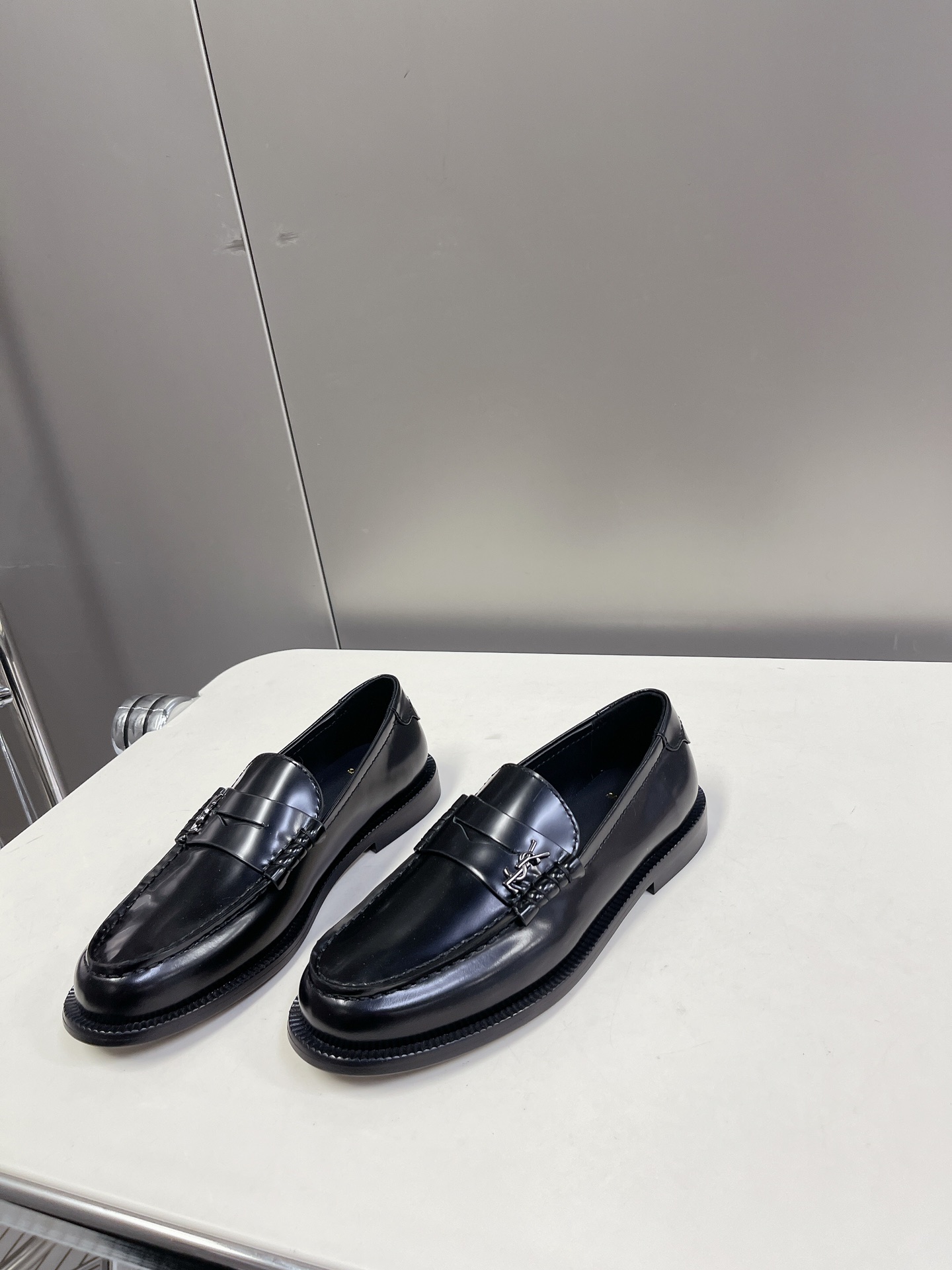 Bagsaaa Y51 Black Loafers 02
