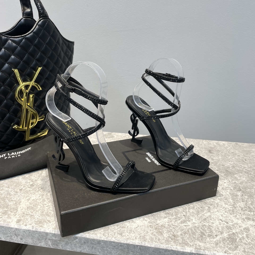 Bagsaaa Y51 Opyum 110 Y51 Heeled Sandals Black Crystal