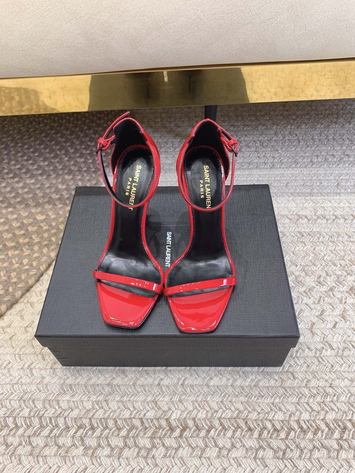 Bagsaaa Y51 Opyum red leather sandals 10.5cm