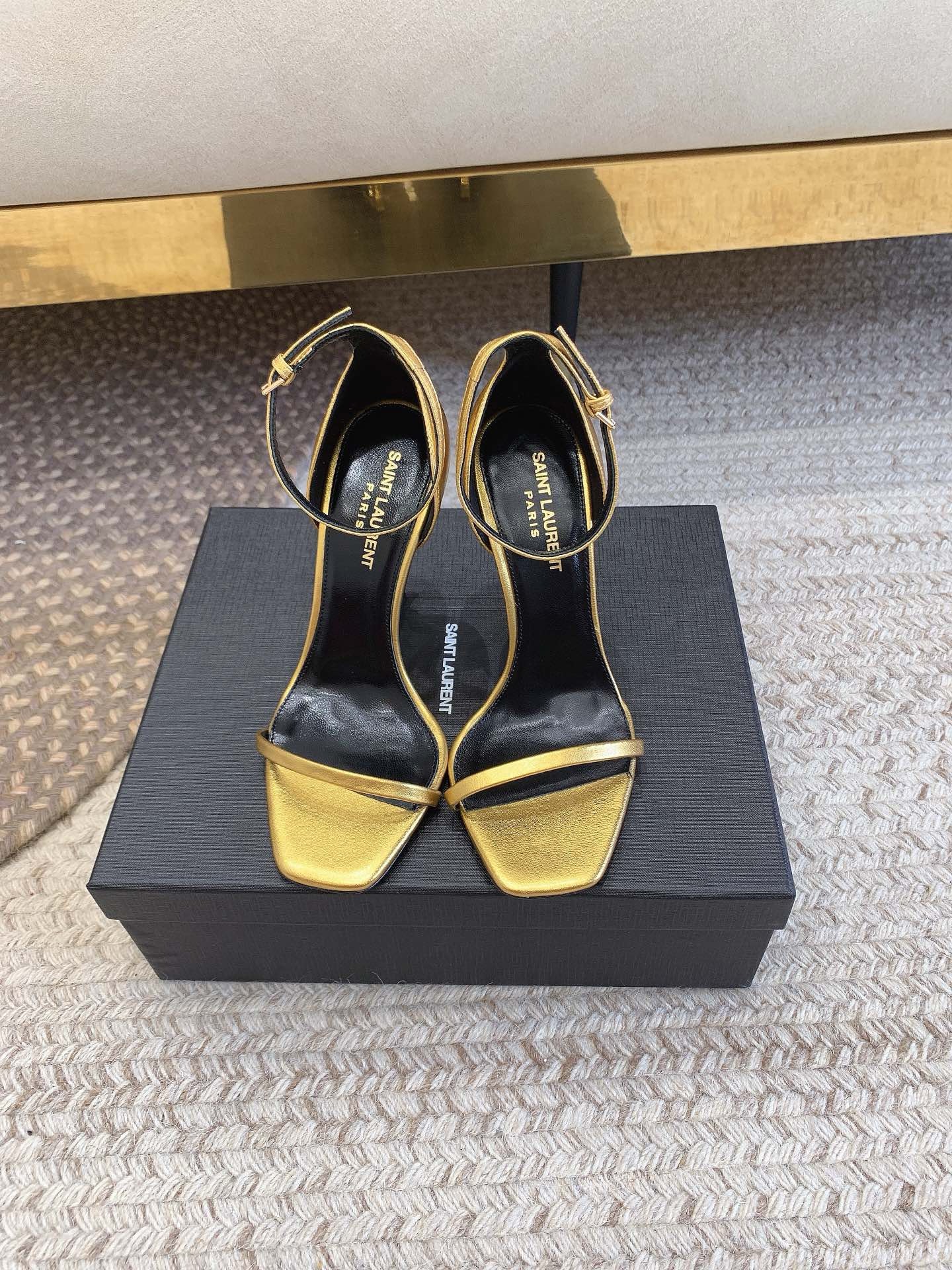 Bagsaaa Y51 Opyum gold leather sandals 10.5cm
