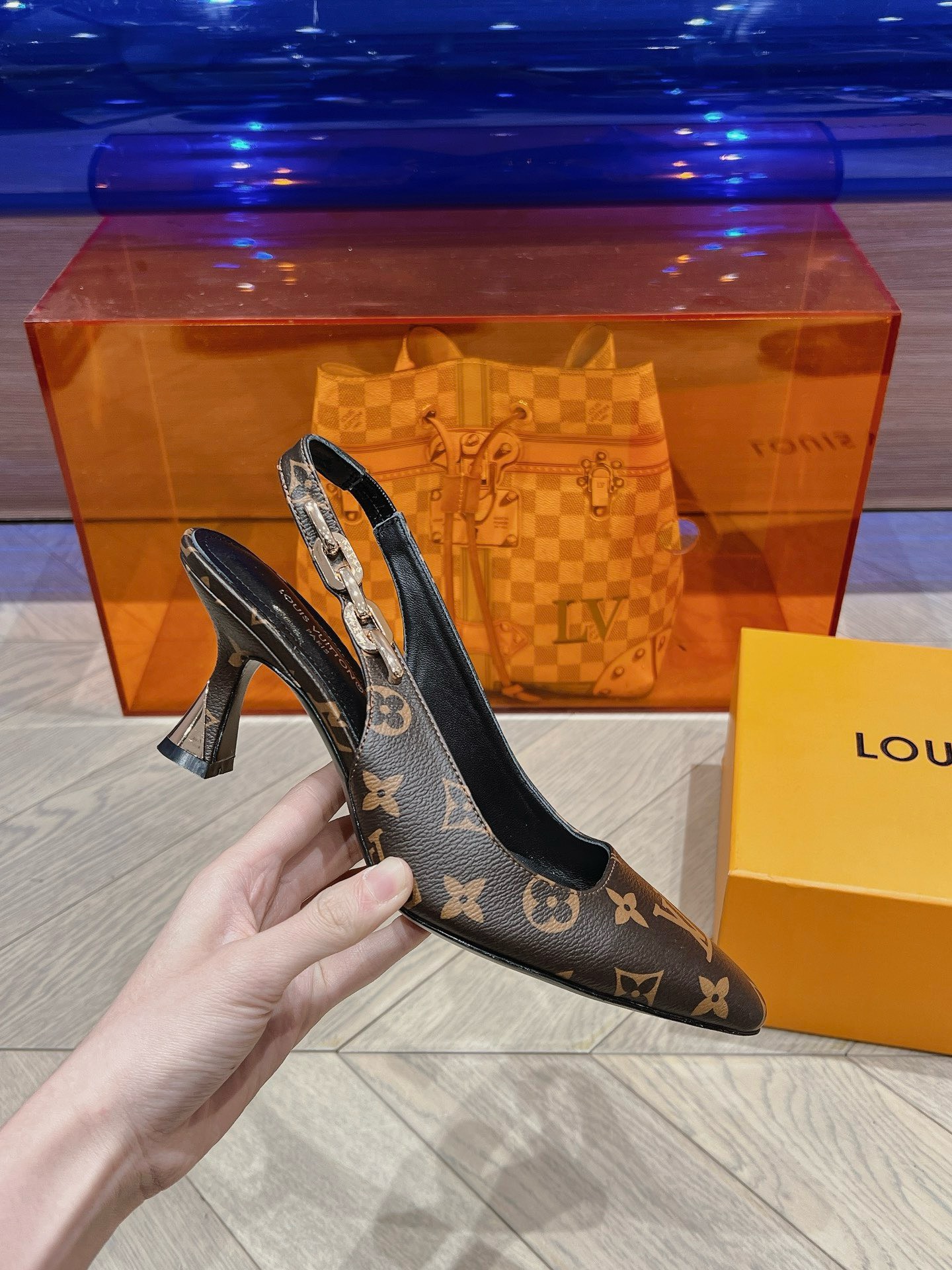 Bagsaaa L0vis Vvtt0n Monogram Slingback 