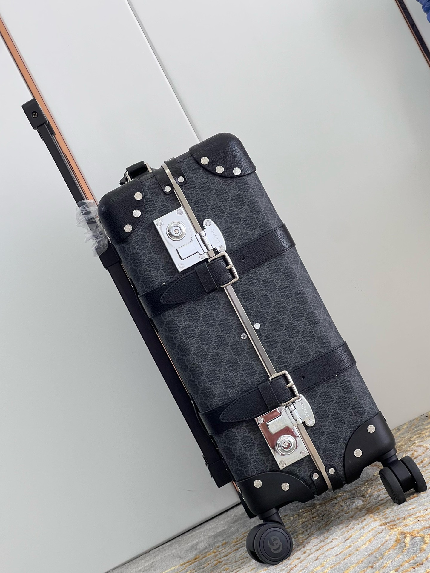Bagsaaa Gvc*1 X Globe-Trotter GG Svp*me cabin case 