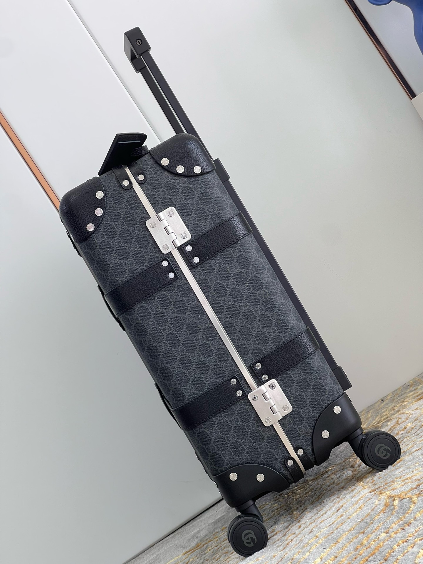 Bagsaaa Gvc*1 X Globe-Trotter GG Svp*me cabin case 