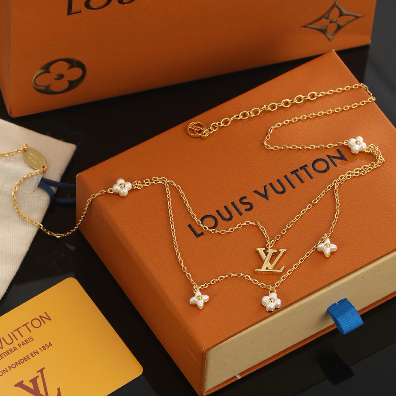 Bagsaaa L0vis Vvtt0n Floragram Necklace Double Row 