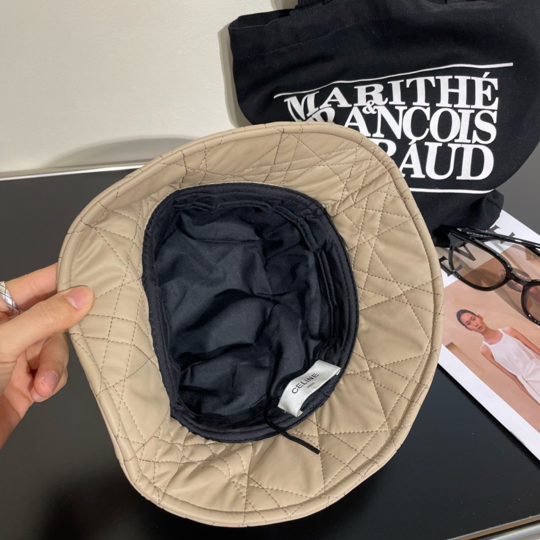 Bagsaaa D10r Bucket Leather Beige Hat 