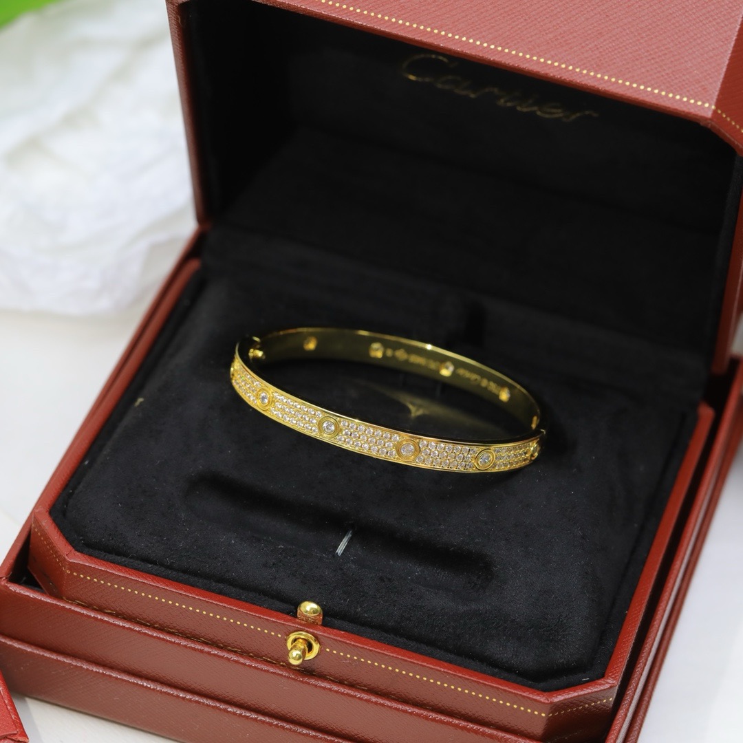 Bagsaaa Ca*t1er Love Bracelet 18K D1am0nd-Paved