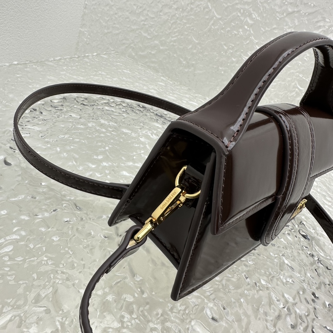 Bagsaaa Jacquemus Le Bambino leather mini dark brown patent leather - 18*6*7CM