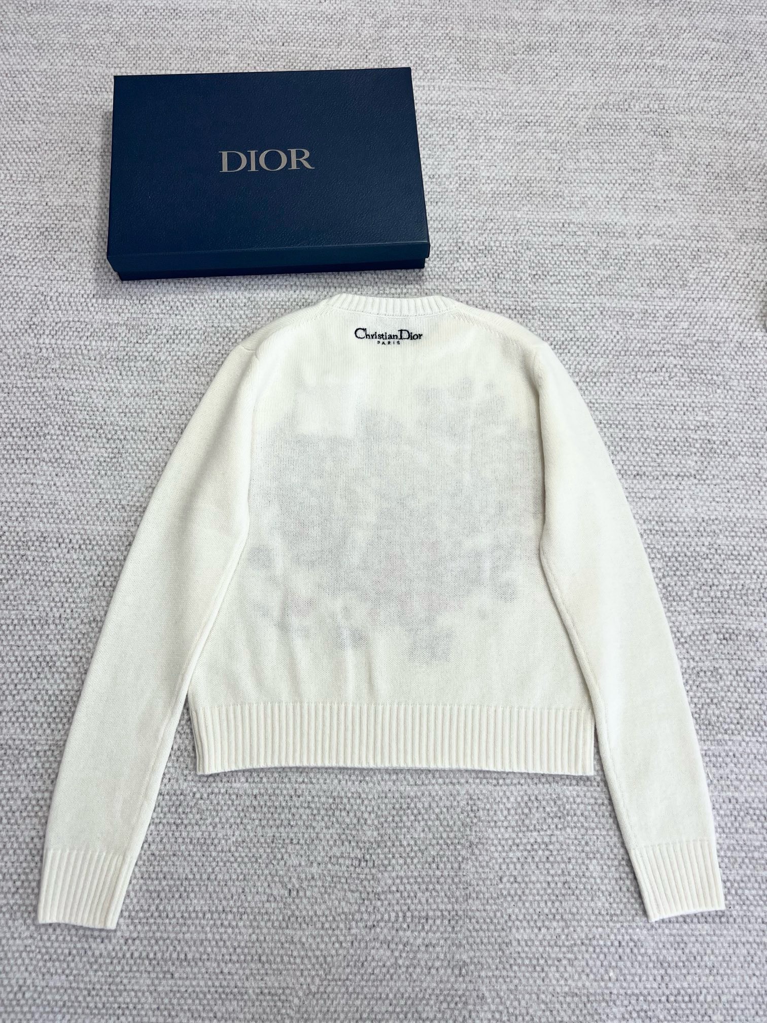 Bagsaaa D10r Embroidered Sweater Ecru and Red Cashmere Knit 