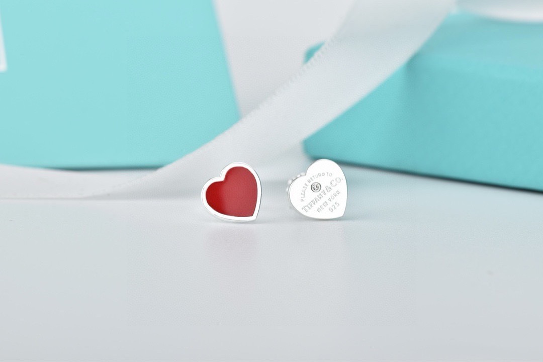 Bagsaaa T*f*ny&CoEnamelHeart Earrings 