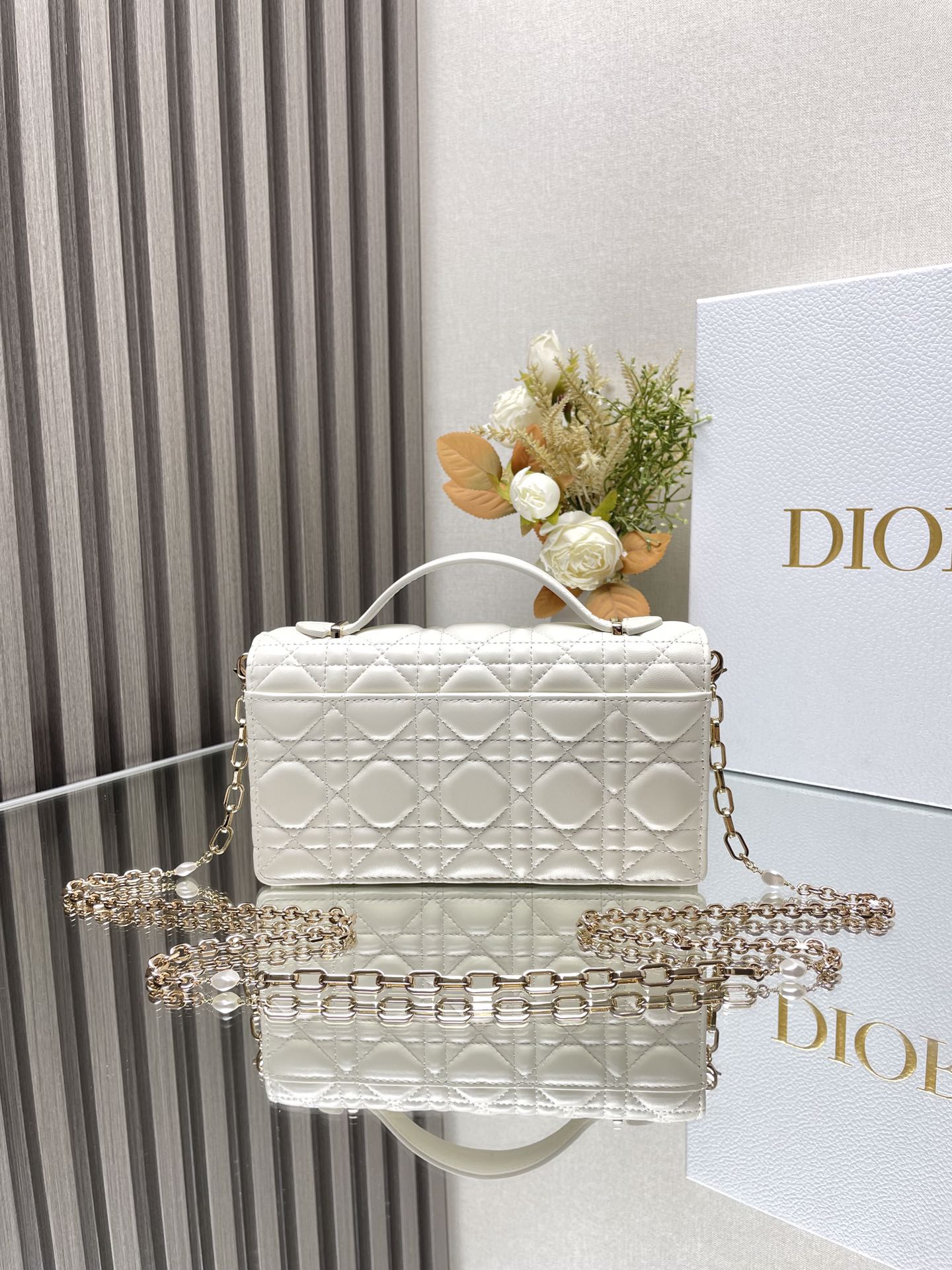 Bagsaaa Miss D10r Bag In White - 21x11.5x4.5cm