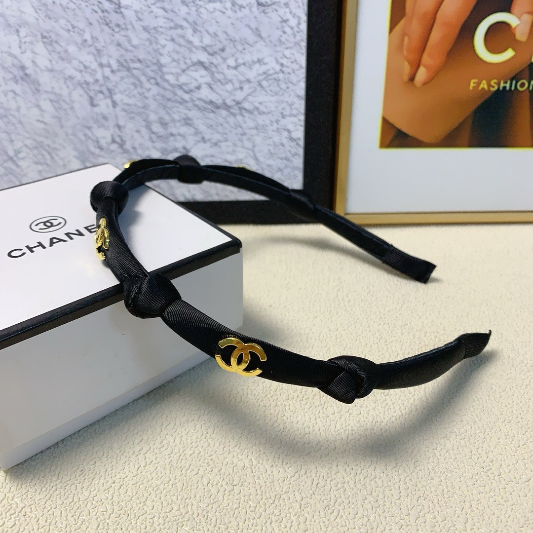 Bagsaaa Ch**el Black knot Headband