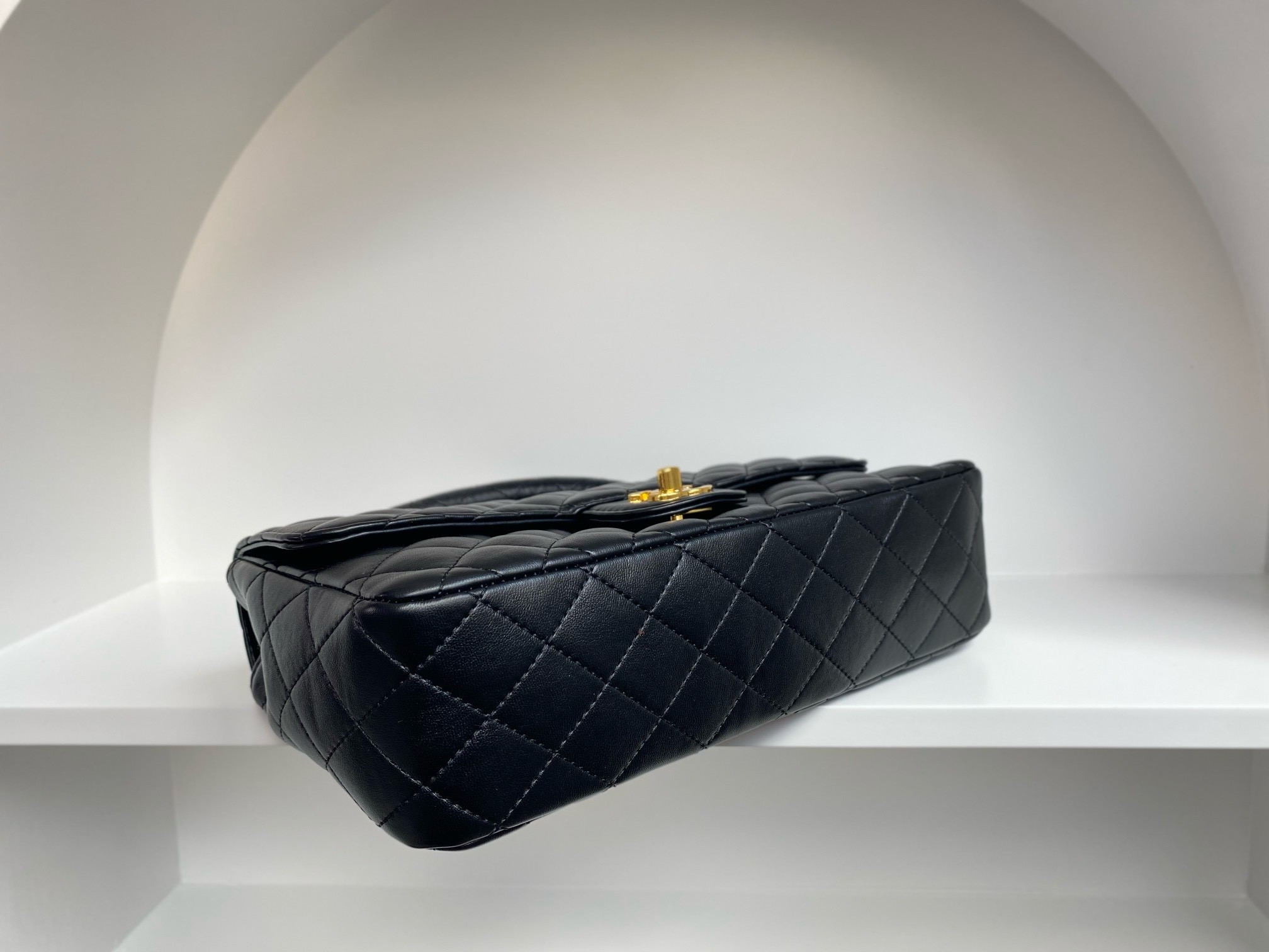 Bagsaaa Ch**el Top Handle Soft Leather Black Medium size - 25cm