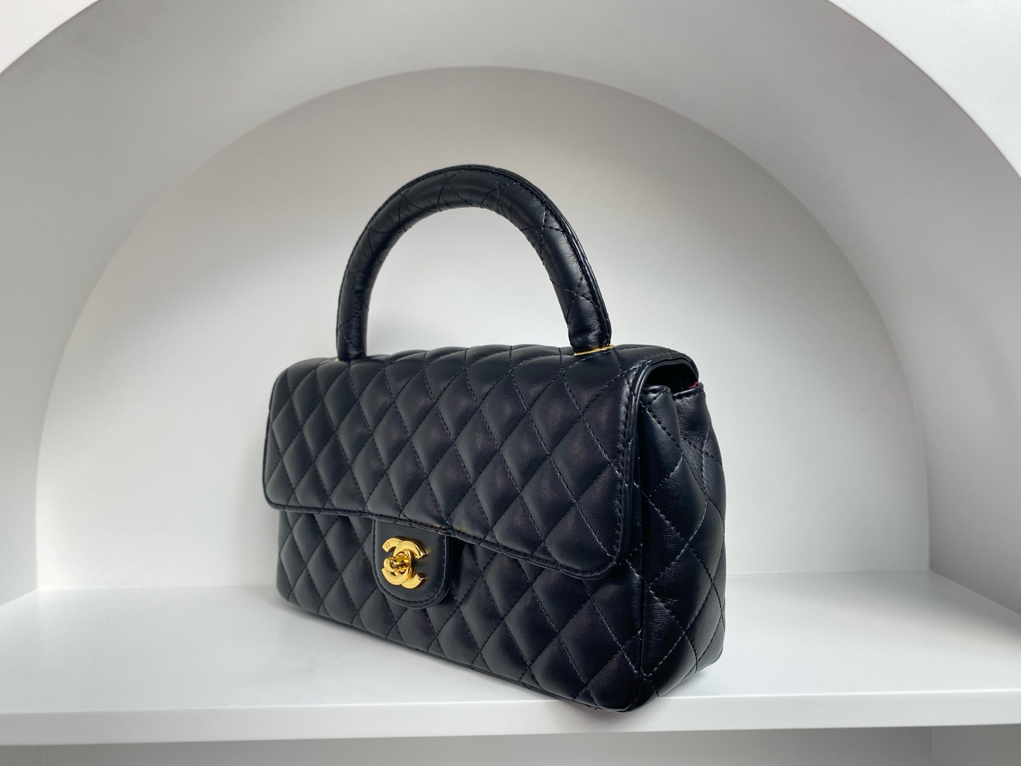 Bagsaaa Ch**el Top Handle Soft Leather Black Medium size - 25cm