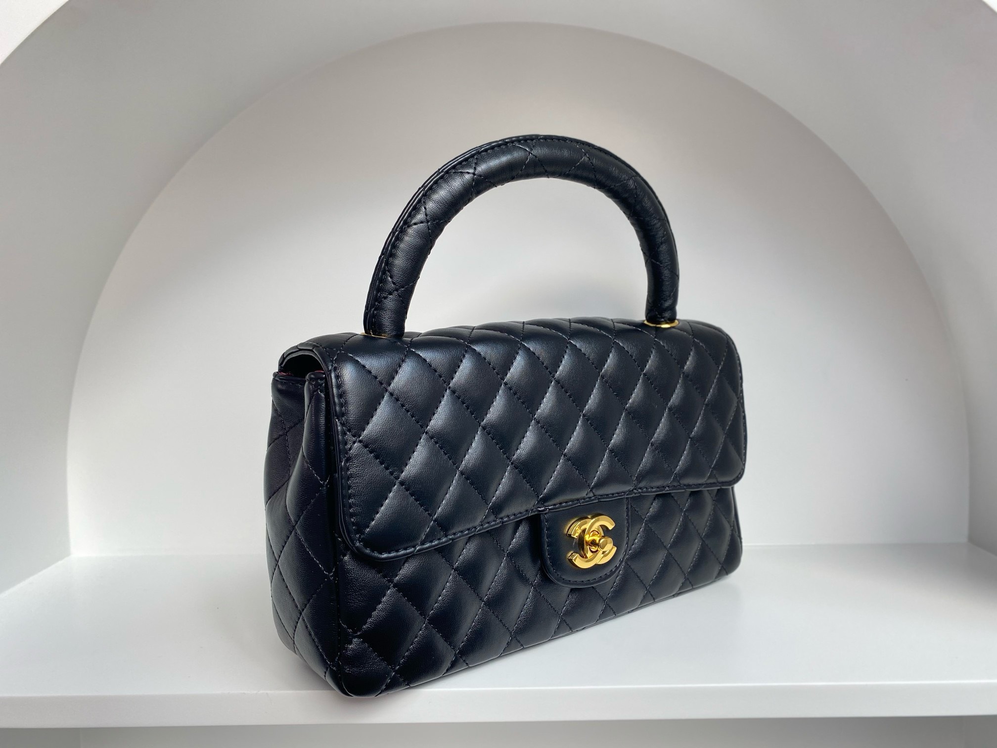 Bagsaaa Ch**el Top Handle Soft Leather Black Medium size - 25cm