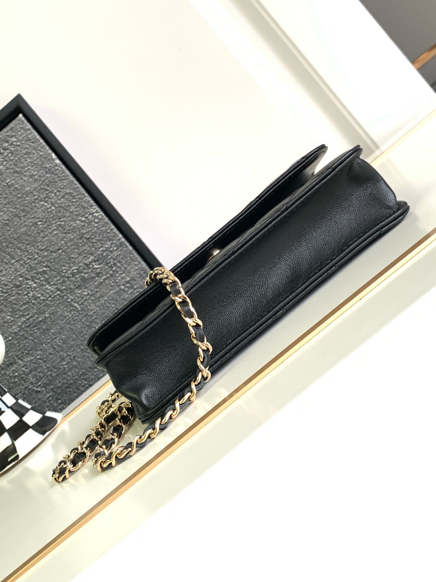 Bagsaaa Ch**el WOC Flower Handle In Black Lambskin - 19cm 02
