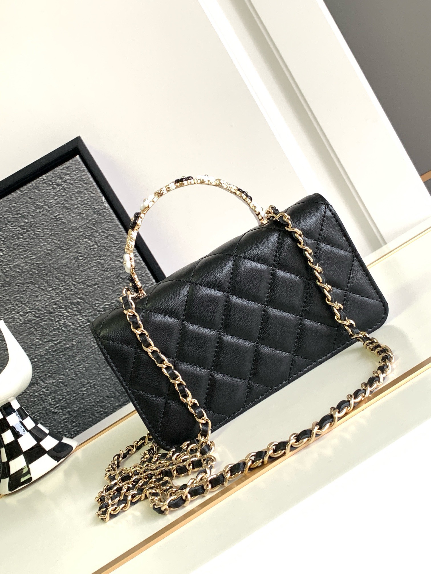 Bagsaaa Ch**el WOC Flower Handle In Black Lambskin - 19cm 02