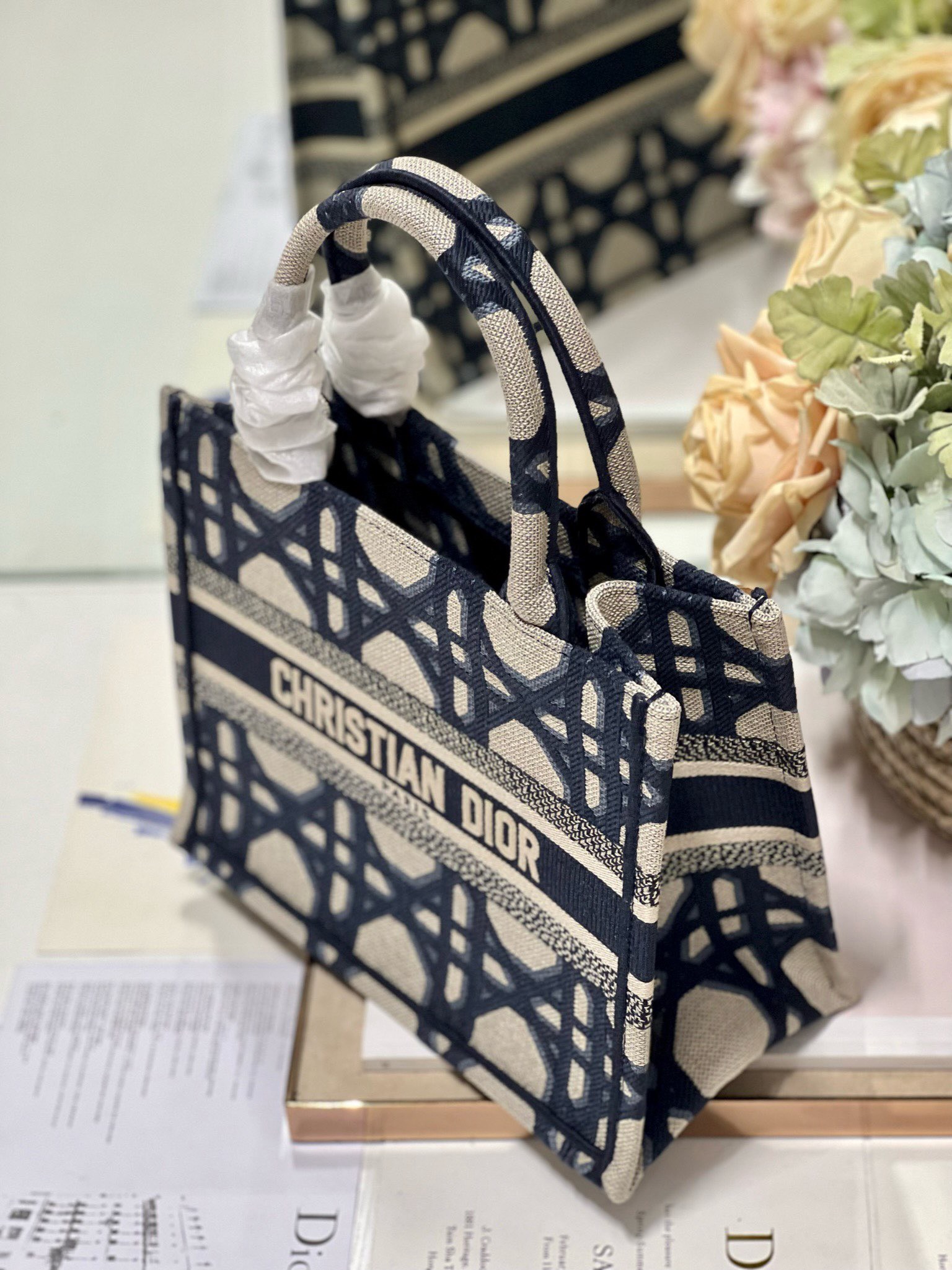 Bagsaaa D10r Small Book Tote Blue Macrocannage Embroidery 
