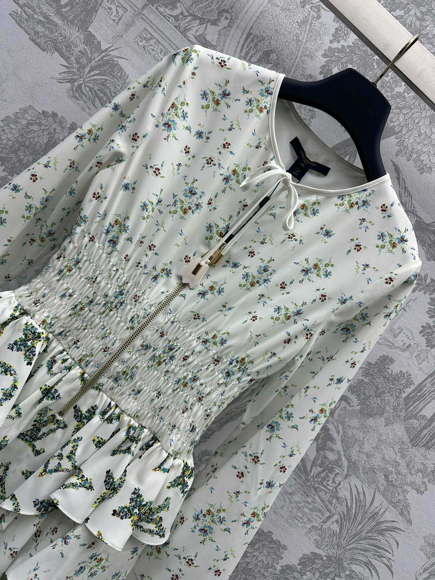 Bagsaaa L0vis Vvtt0n Floral Print Long-Sleeved Tiered Dress
