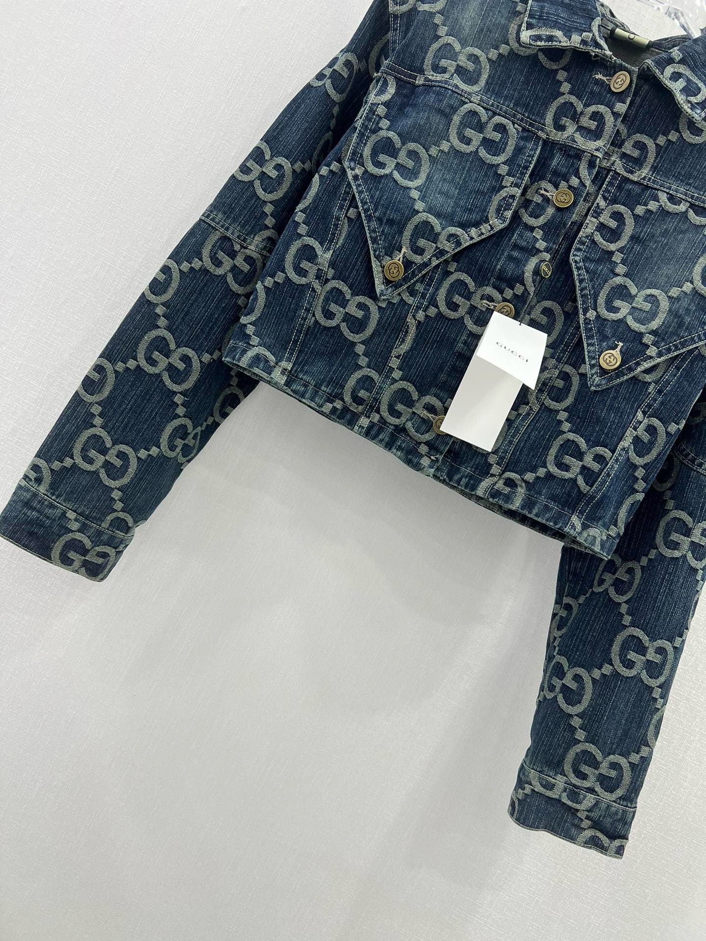 Bagsaaa Gvc*1 Blue GG-embroidered denim jacket
