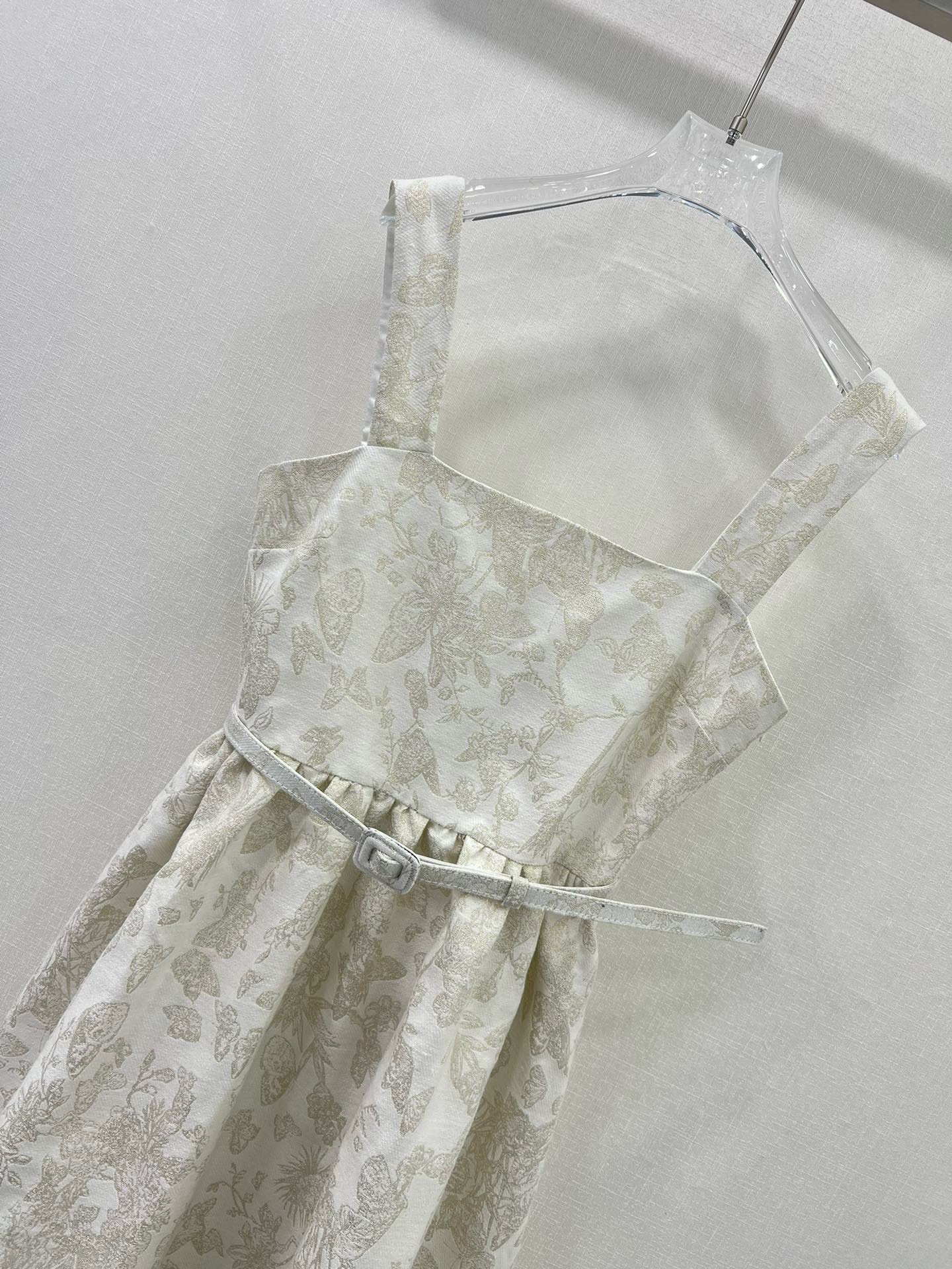 Bagsaaa D10r Mid-Length Belted Dress White Gold Tone Butterfly