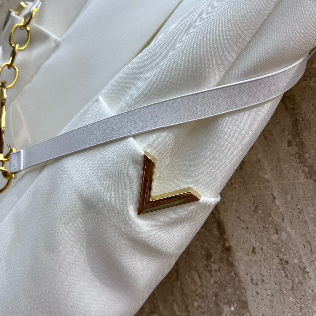 Bagsaaa Va1e*ntin0 Garavani logo-plaque mini dress