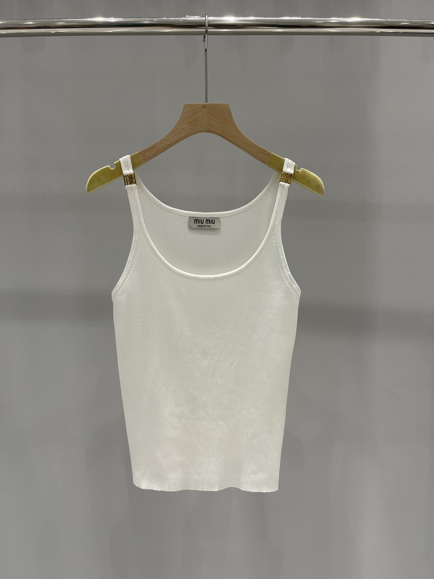 Bagsaaa M1um1u Tank Top