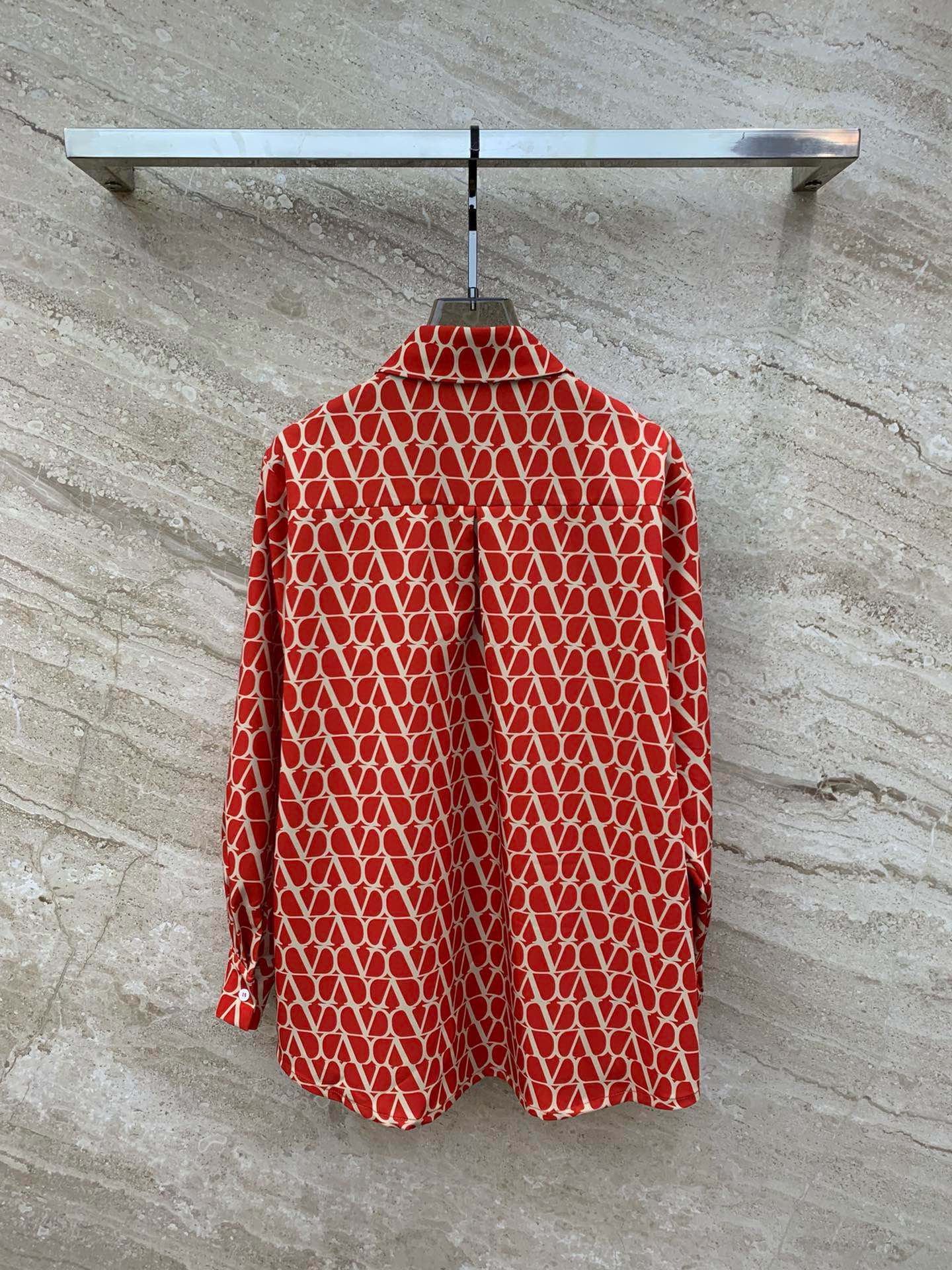 Bagsaaa Va1e*ntin0 Red Shirt 