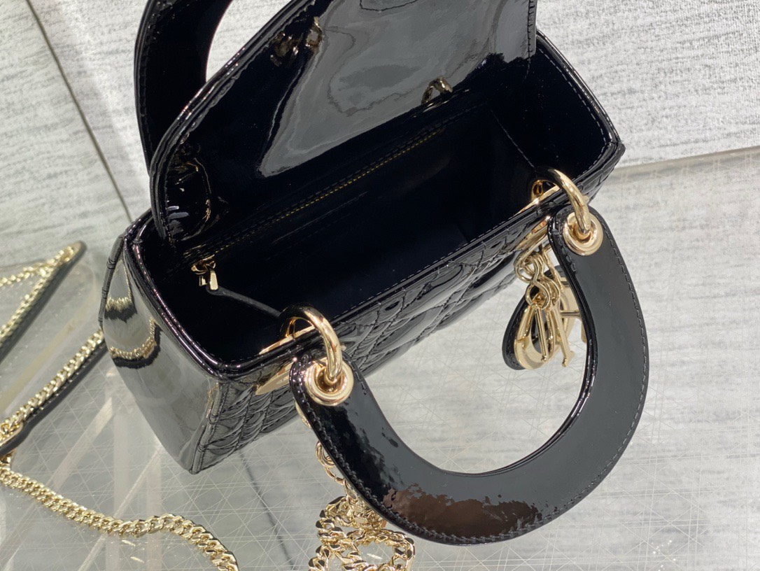 Bagsaaa D10r Mini Lady Bag Black Patent Cannage Calfskin 17cm