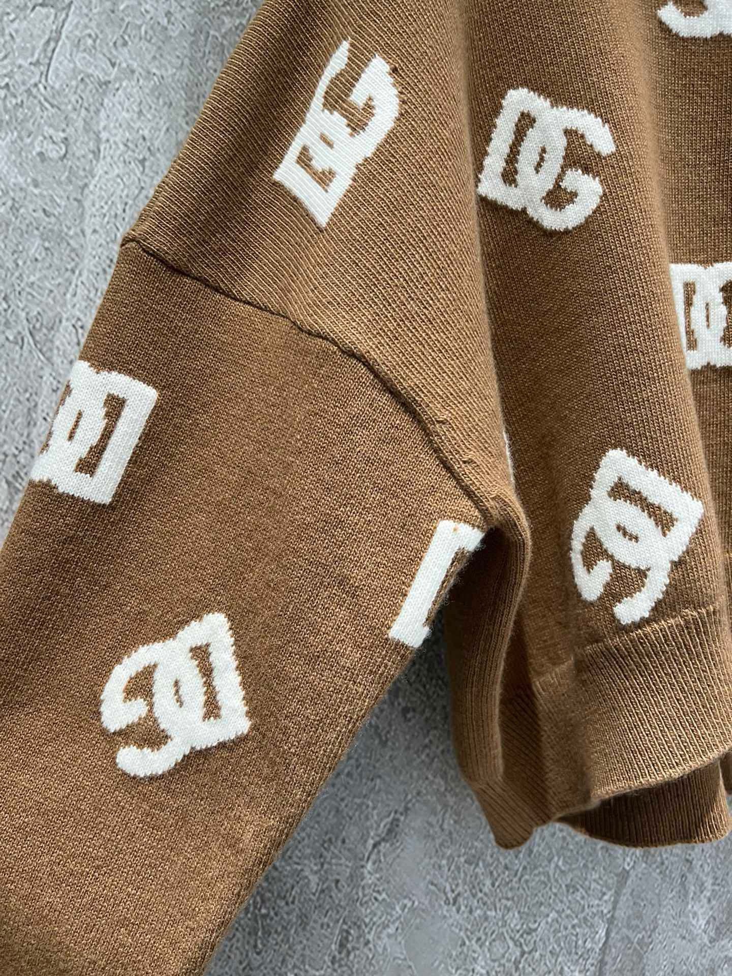 BAGSAAA DOLCE&GABBANA BROWN LOGO WOOL SWEATER