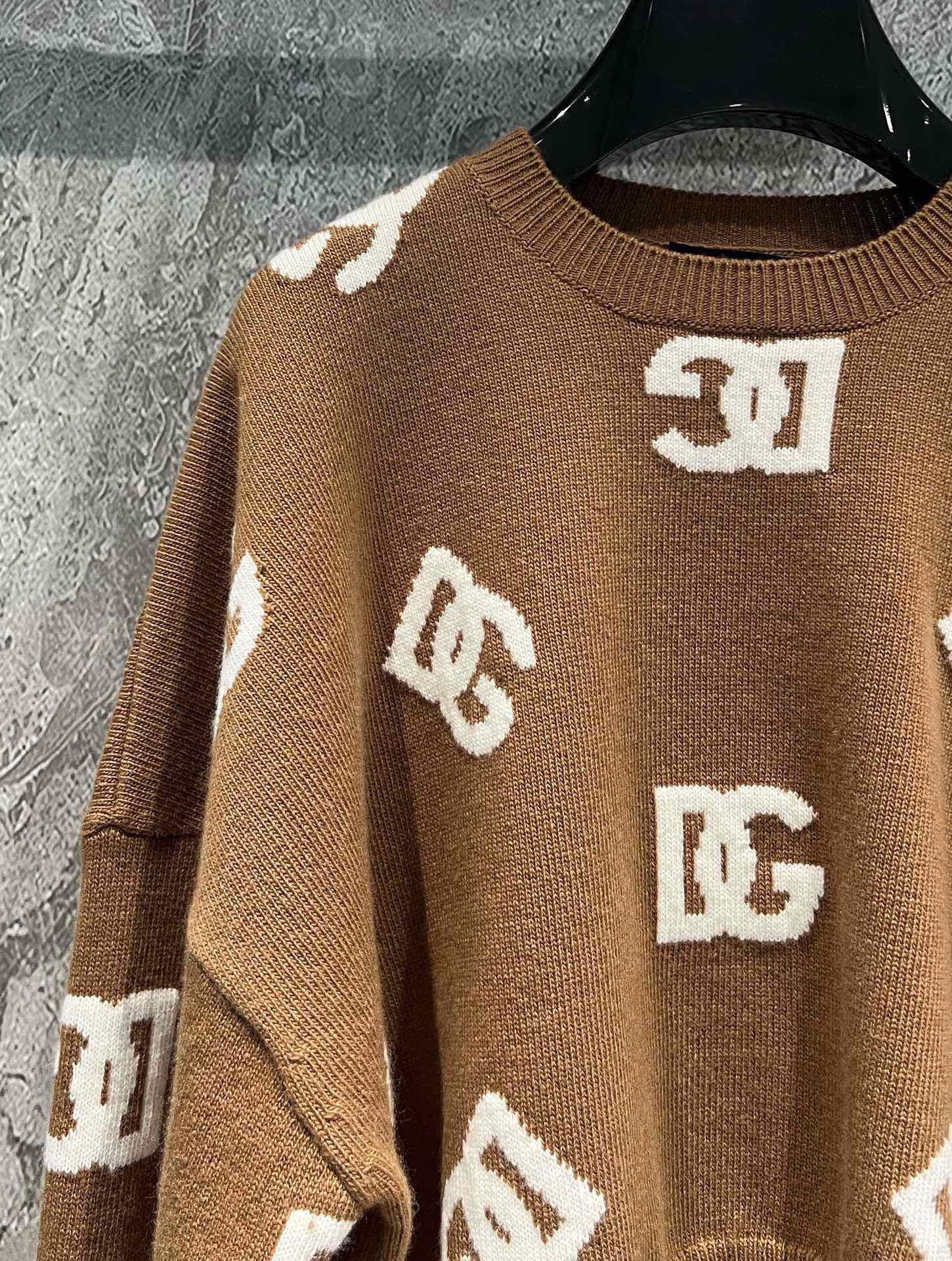 BAGSAAA DOLCE&GABBANA BROWN LOGO WOOL SWEATER