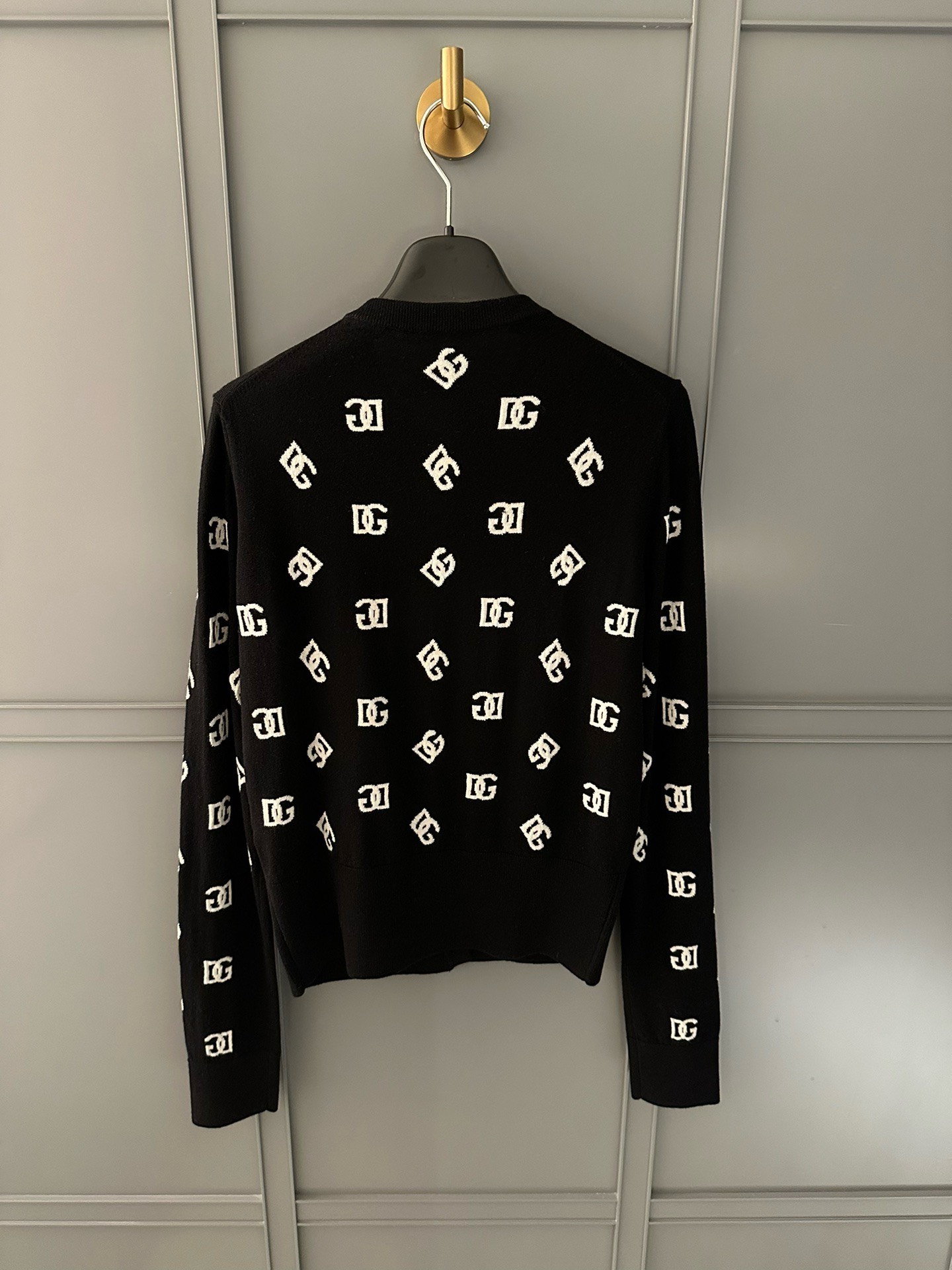 Bagsaaa DOLCE & GABBANA Cardigan With Buttons