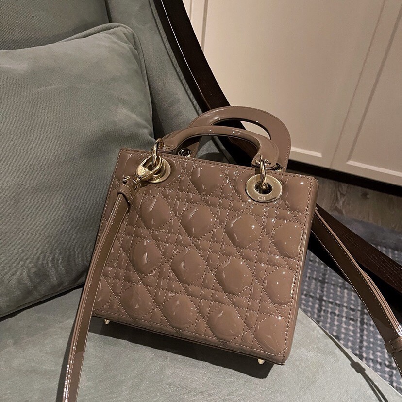Bagsaaa D10r Small Lady Bag Taupe Patent Cannage Calfskin 20cm