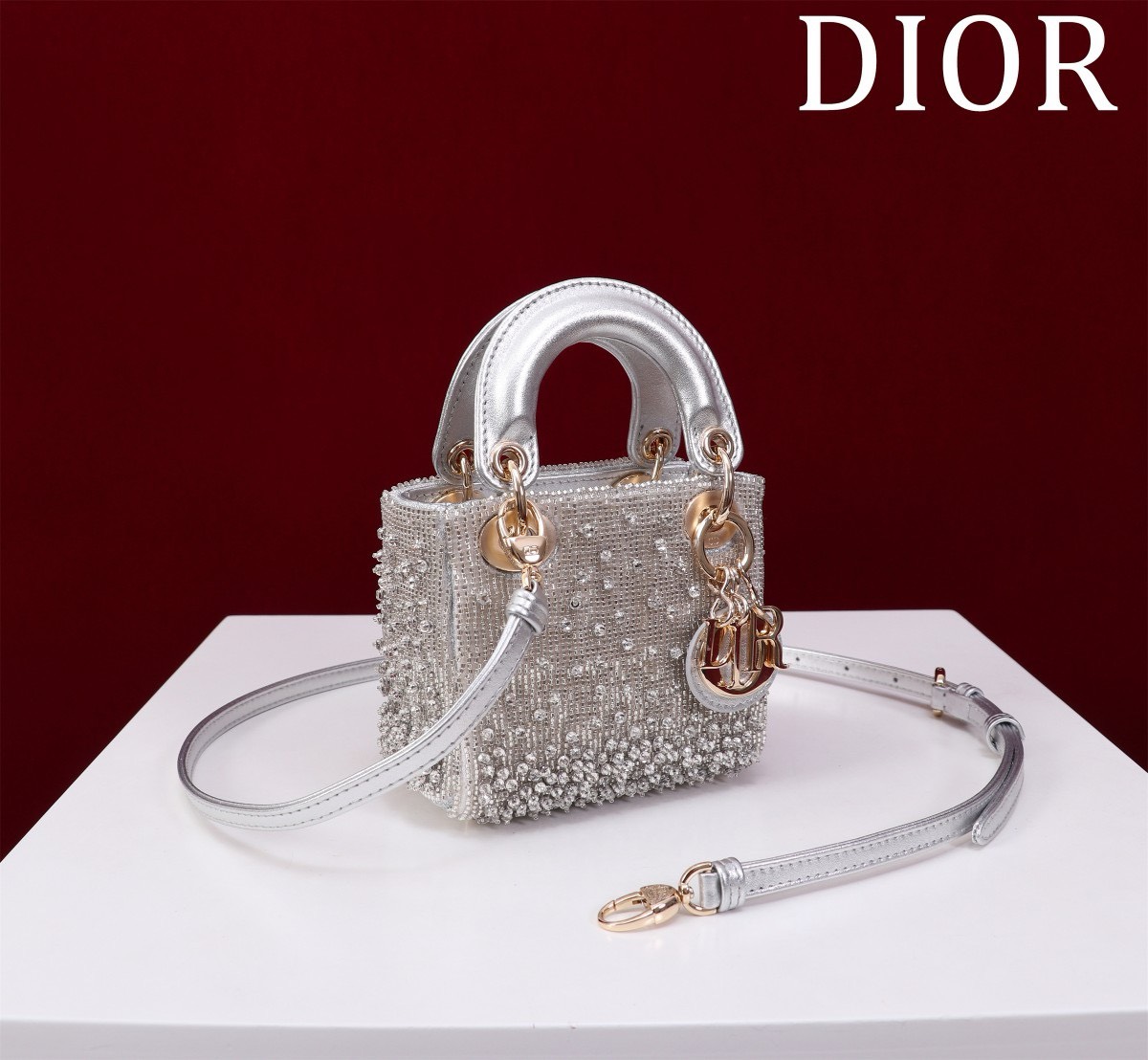 Bagsaaa D10r Lady Micro Silver-Tone Satin with Gradient Bead Embroidery 12 x 10.2 x 5cm