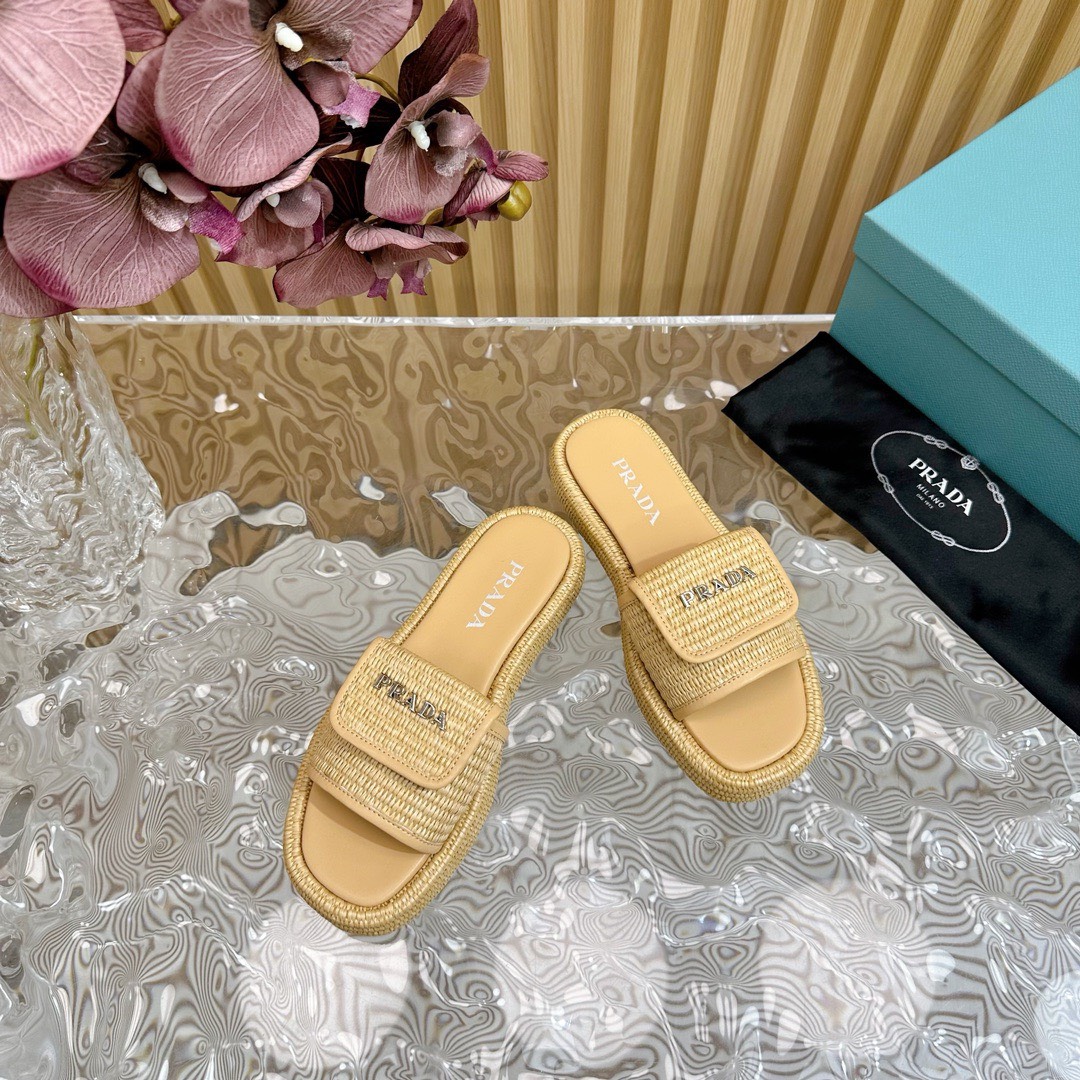 Bagsaaa Pra*a Raffia Platform Sandals In Beige