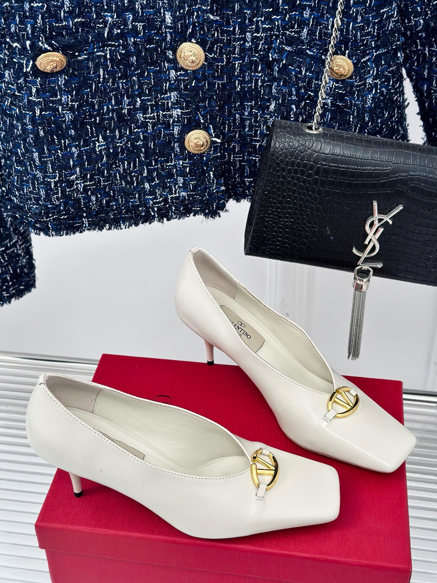 Bagsaaa Va1e*ntin0 White Pump