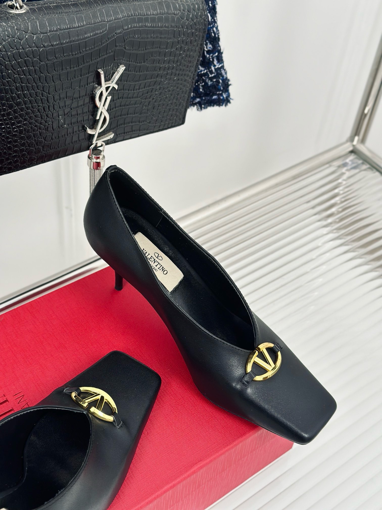 Bagsaaa Va1e*ntin0 Black Pump