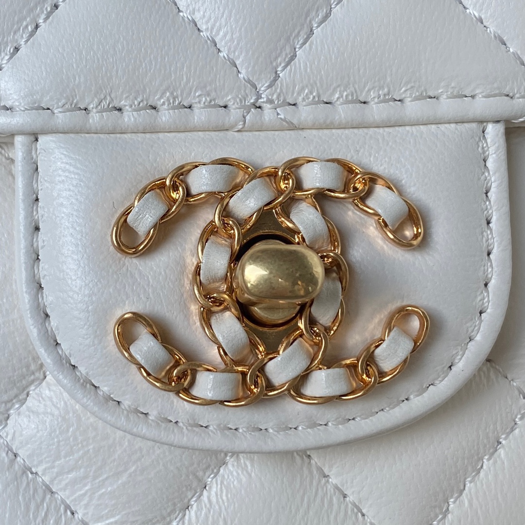 Bagsaaa Ch**el Top Handle 24C Flap Bag in White Lambskin - 21cm